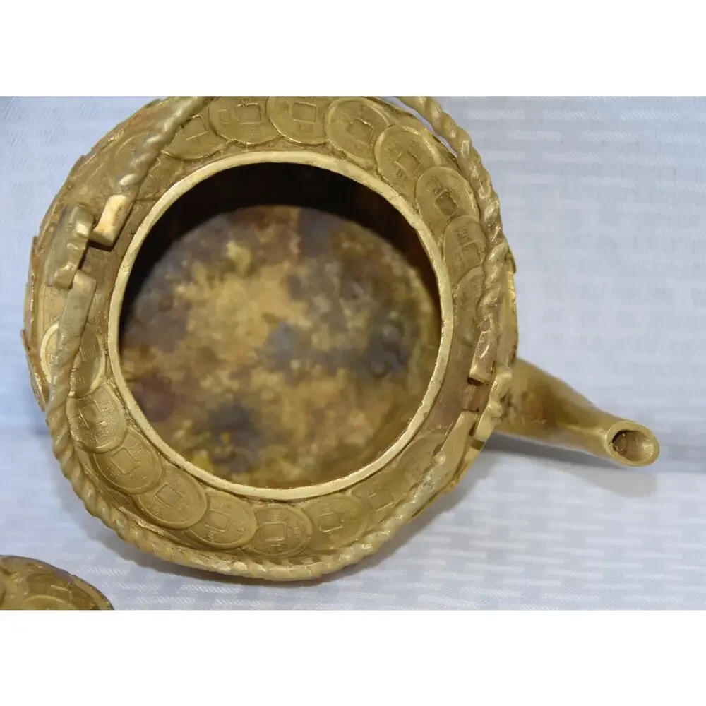 Unbranded chinese coin